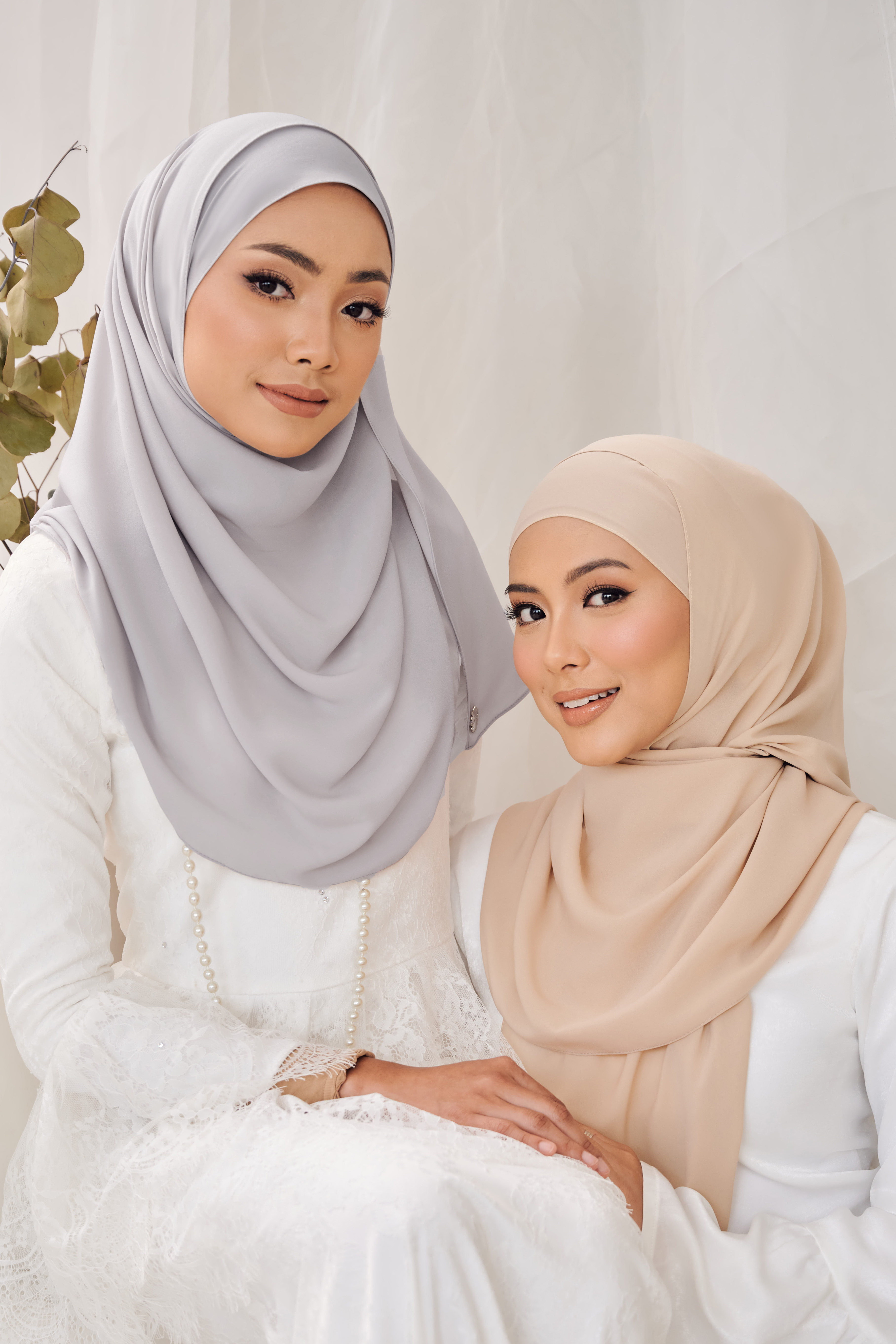 (AS-IS) ALUN Long Shawl in Soft Grey